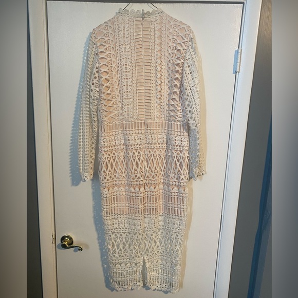 MISGUIDED LACE DRESS w/NUDE SLIP ATTACHED - Picture 4 of 5